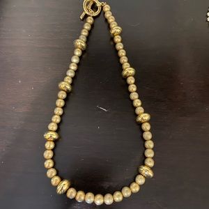 18 inch Gold tone costume necklace